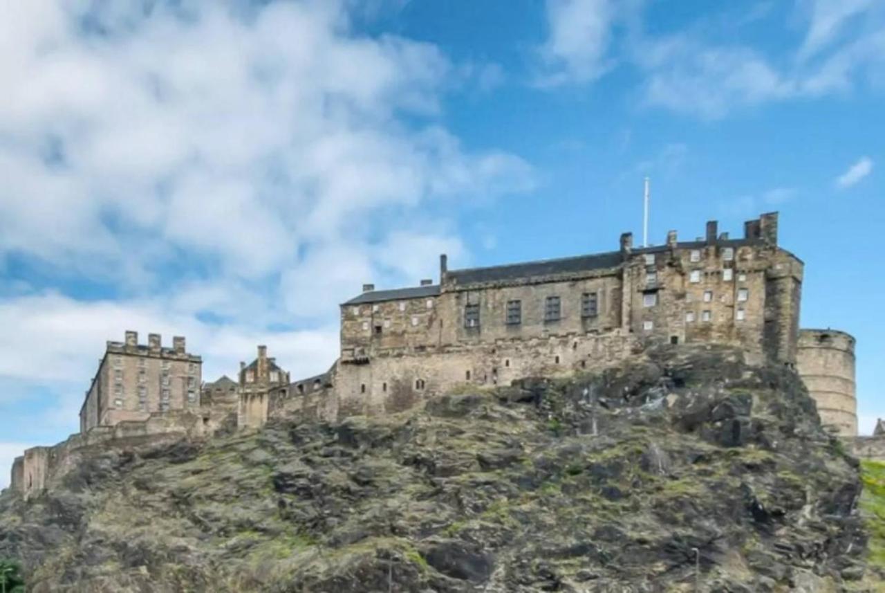 Joivy Stylish Castle View Apartment Edinburgh Eksteriør billede